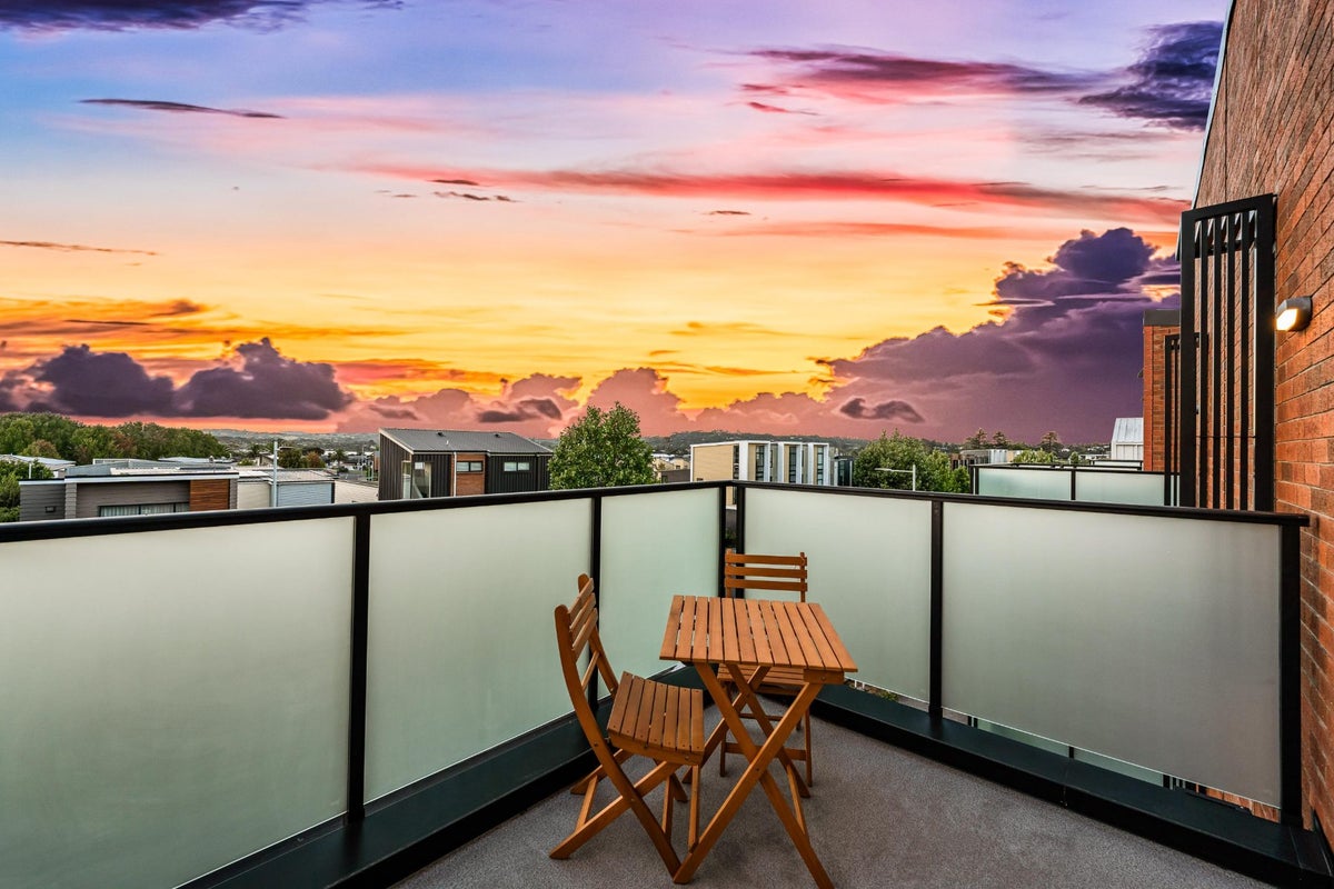 3/20 Kerewhenua Crescent, Hobsonville, Auckland - Carousel 1