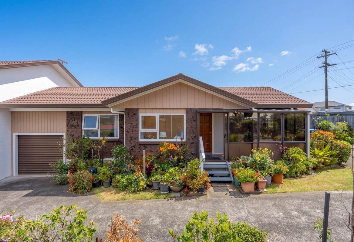 1574 Dominion Road Extension, Mount Roskill, Auckland - Carousel 1