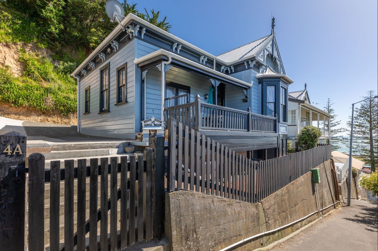 4A Seaview Terrace, Bluff Hill, Napier - Carousel 1