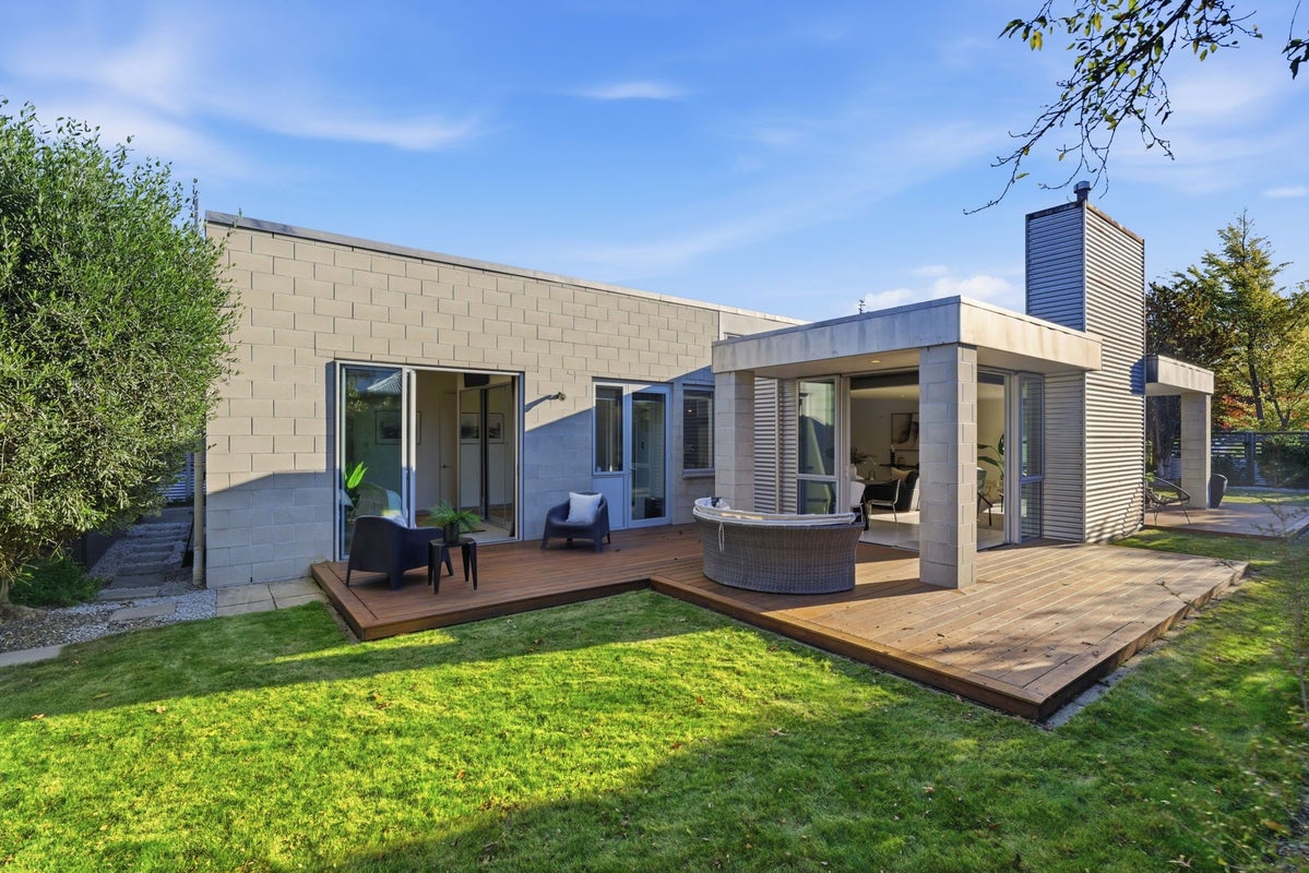 4 Crombie Green, Northwood, Christchurch - Carousel 1