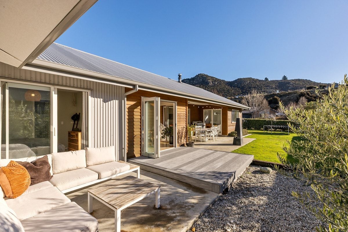 4 Warbler Lane, Albert Town, Wanaka - Carousel 1