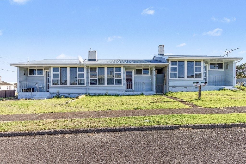 1 Tiki Street, Castlecliff, Whanganui - Carousel 1
