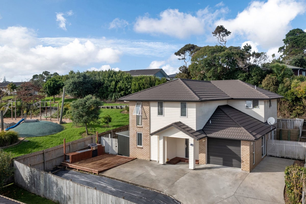 59 Tamahere Drive, Glenfield, Auckland - Carousel 1