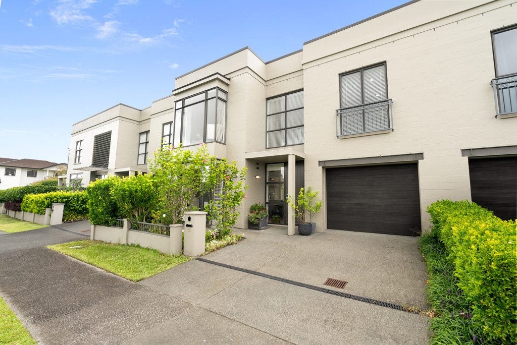15 Briody Terrace, Stonefields, Auckland - Carousel 1