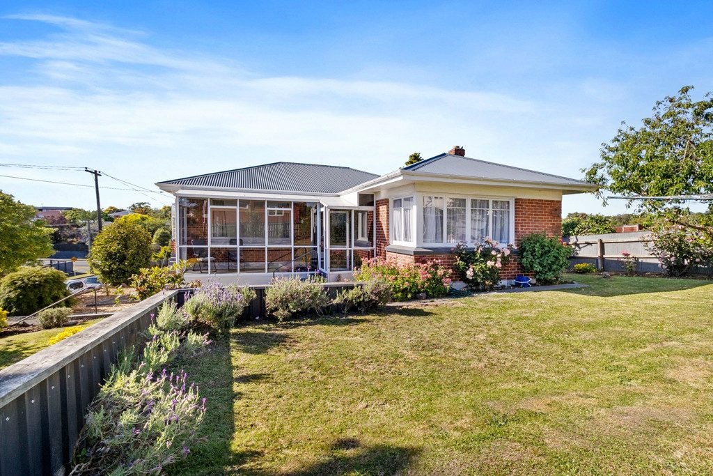 10 Bouverie Street, Waimataitai, Timaru - Carousel 1