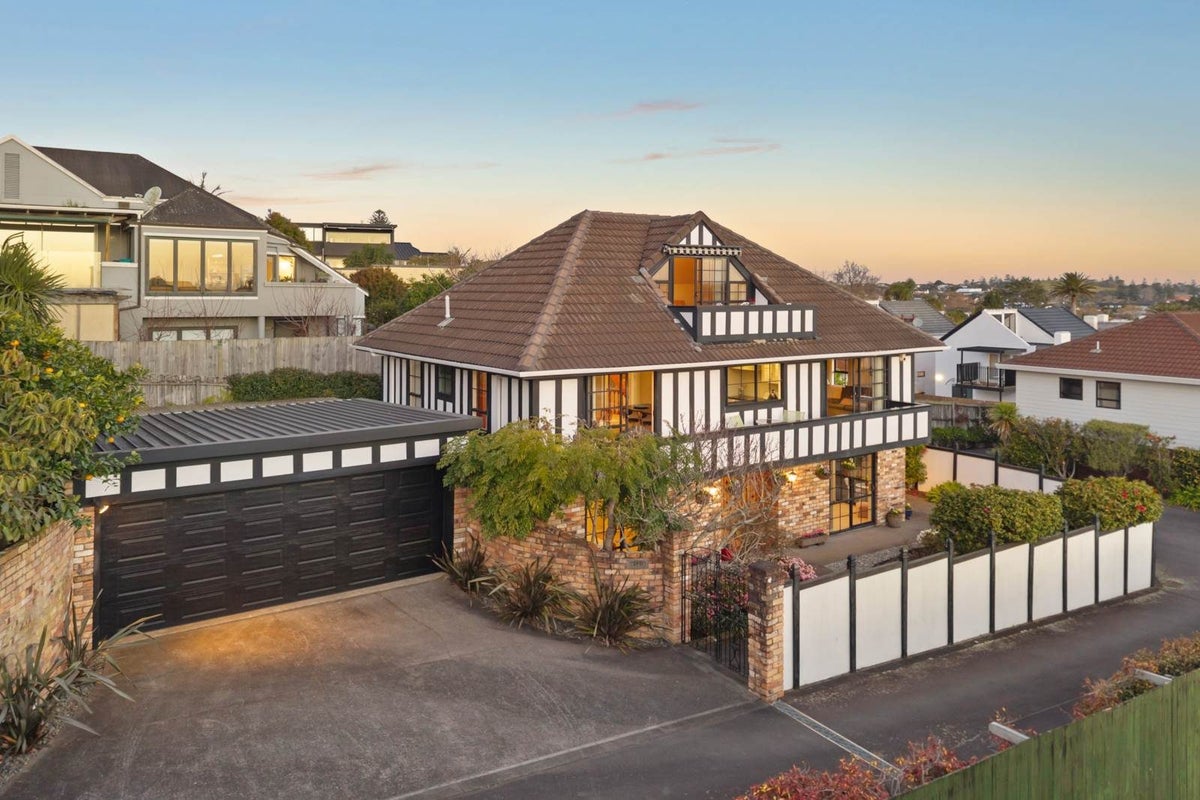 19B Waimarie Street, St Heliers, Auckland - Carousel 1