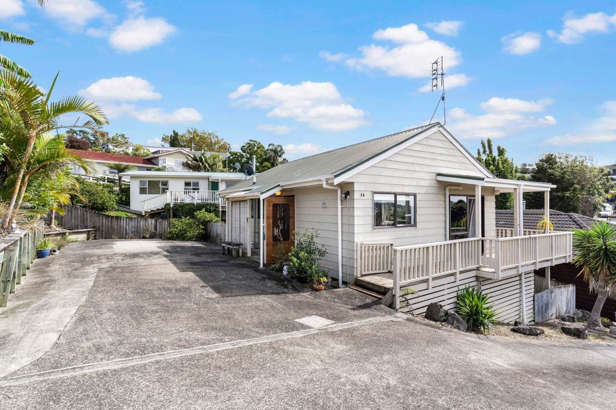 14 Tower Hill, Stanmore Bay, Whangaparaoa - Carousel 1