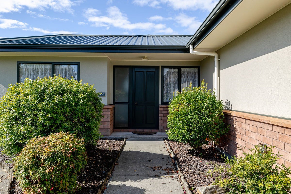 105 Summerhill Drive, Fitzherbert, Palmerston North - Carousel 2
