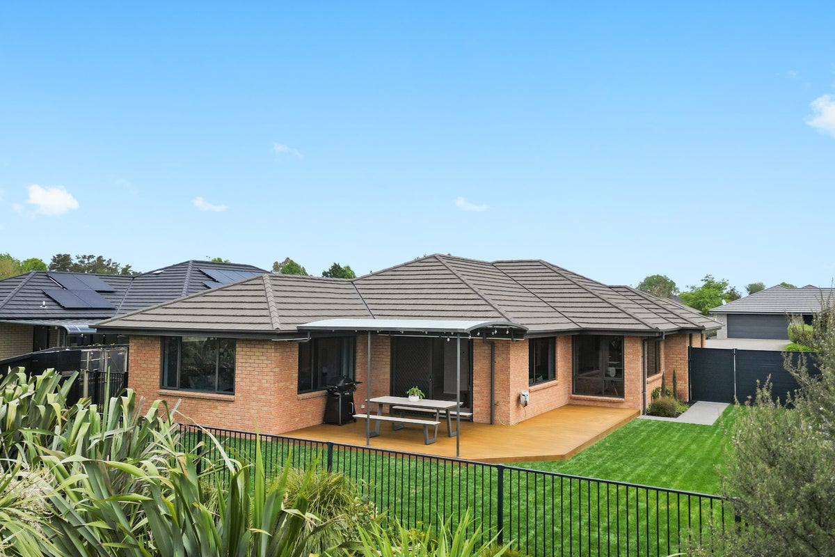 263 Dixon Road, Fitzroy, Hamilton - Carousel 2