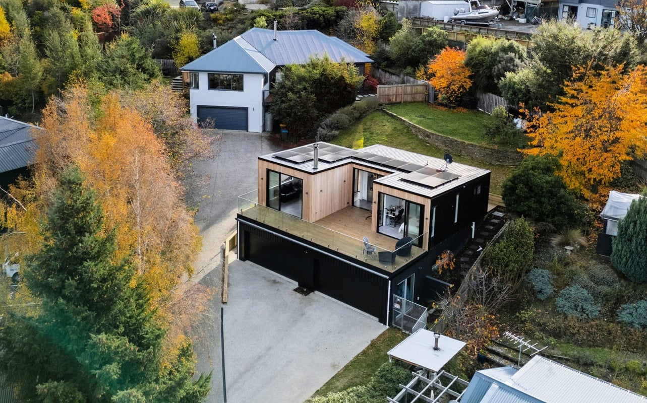 86 Hedditch Street, Wanaka - Carousel 1