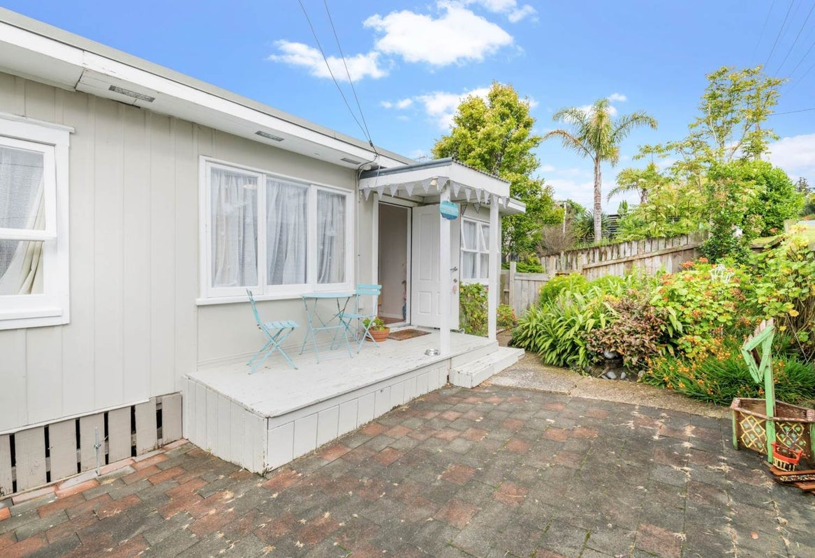 25 Penton Road, Stanmore Bay, Whangaparaoa - Carousel 1