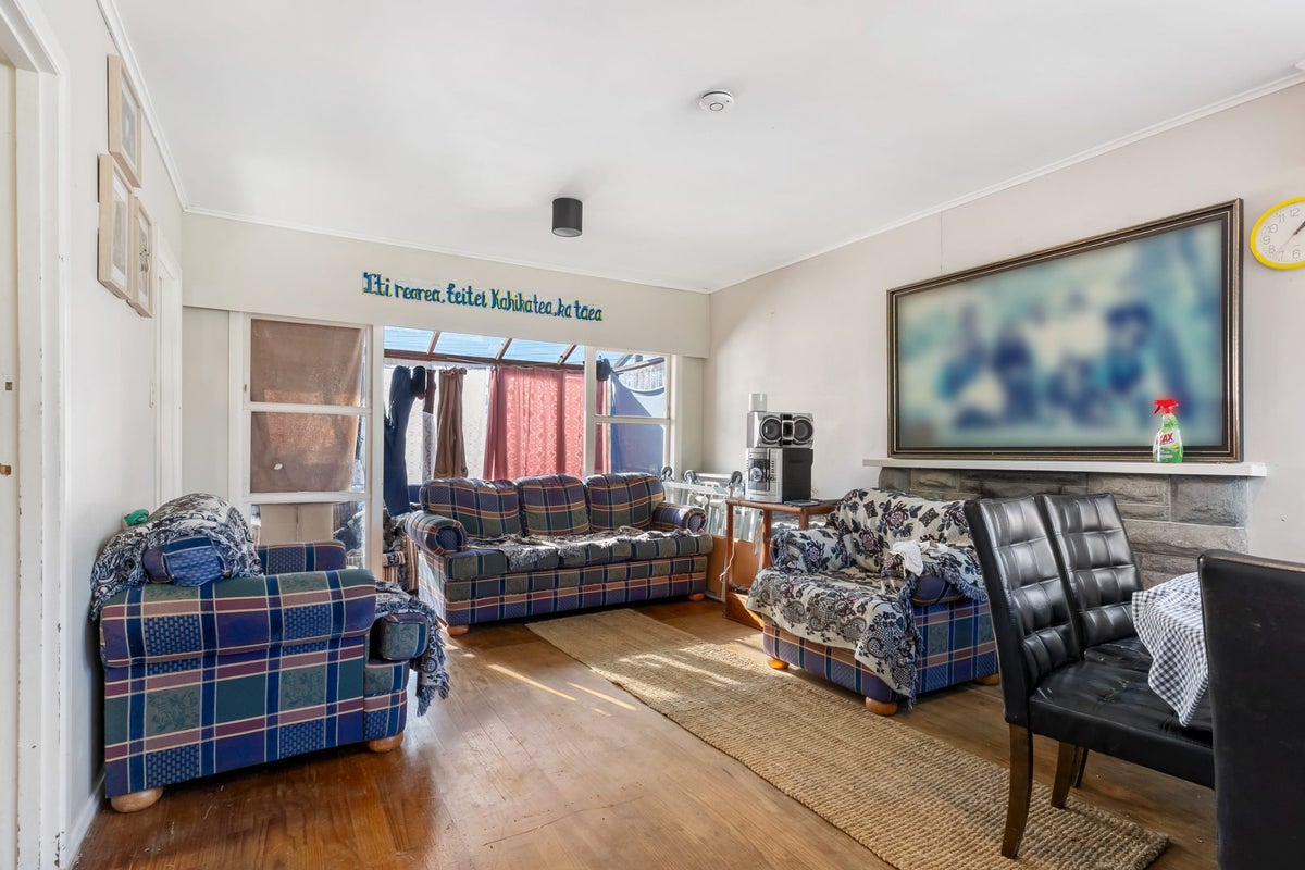66 Clayton Avenue, Otara, Auckland - Carousel 2