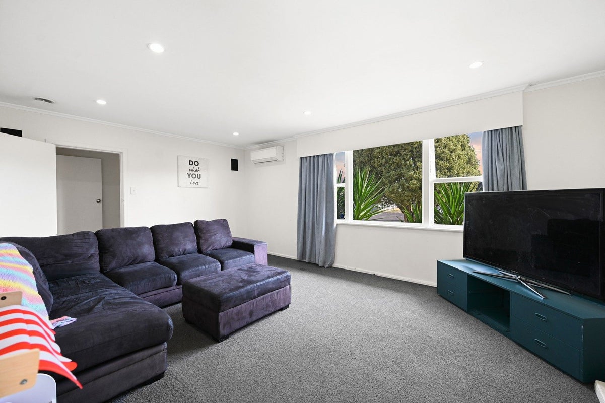 143 Fitzroy Avenue, Fitzroy, Hamilton - Carousel 2