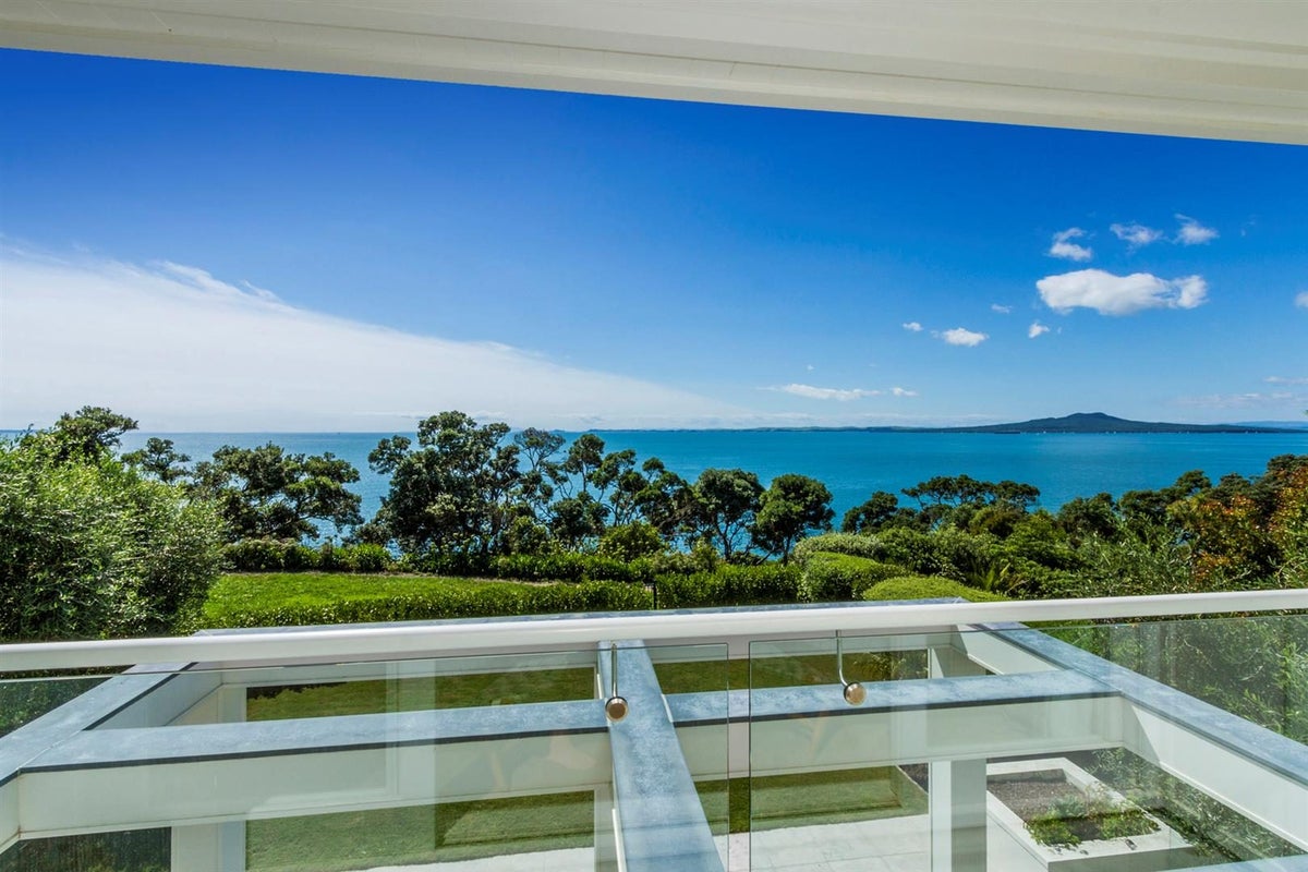 35 View Road, Campbells Bay, Auckland - Carousel 1