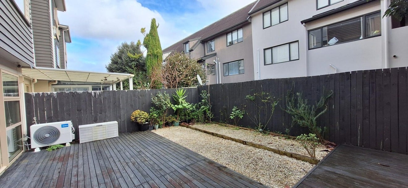 19B Mount Smart Road, Royal Oak, Auckland - Carousel 19