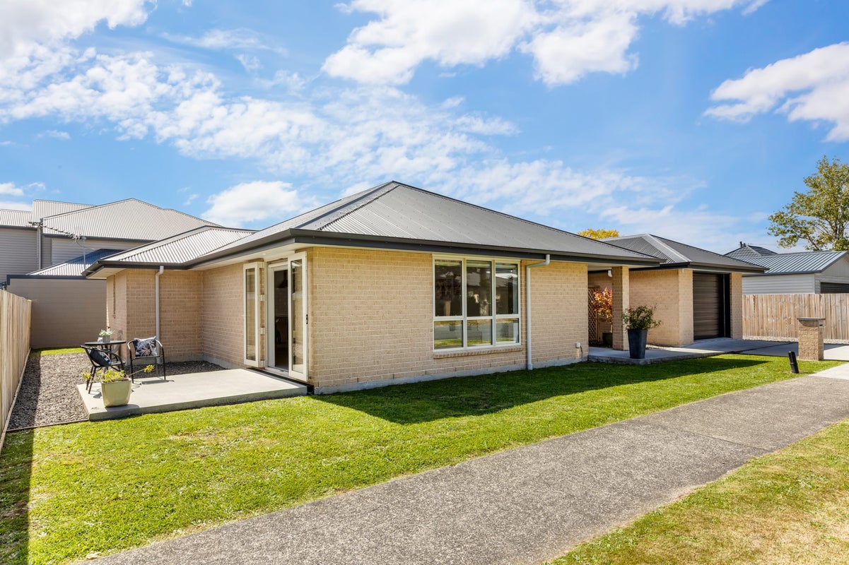 20 Redwood Street, Elderslea, Upper Hutt - Carousel 2