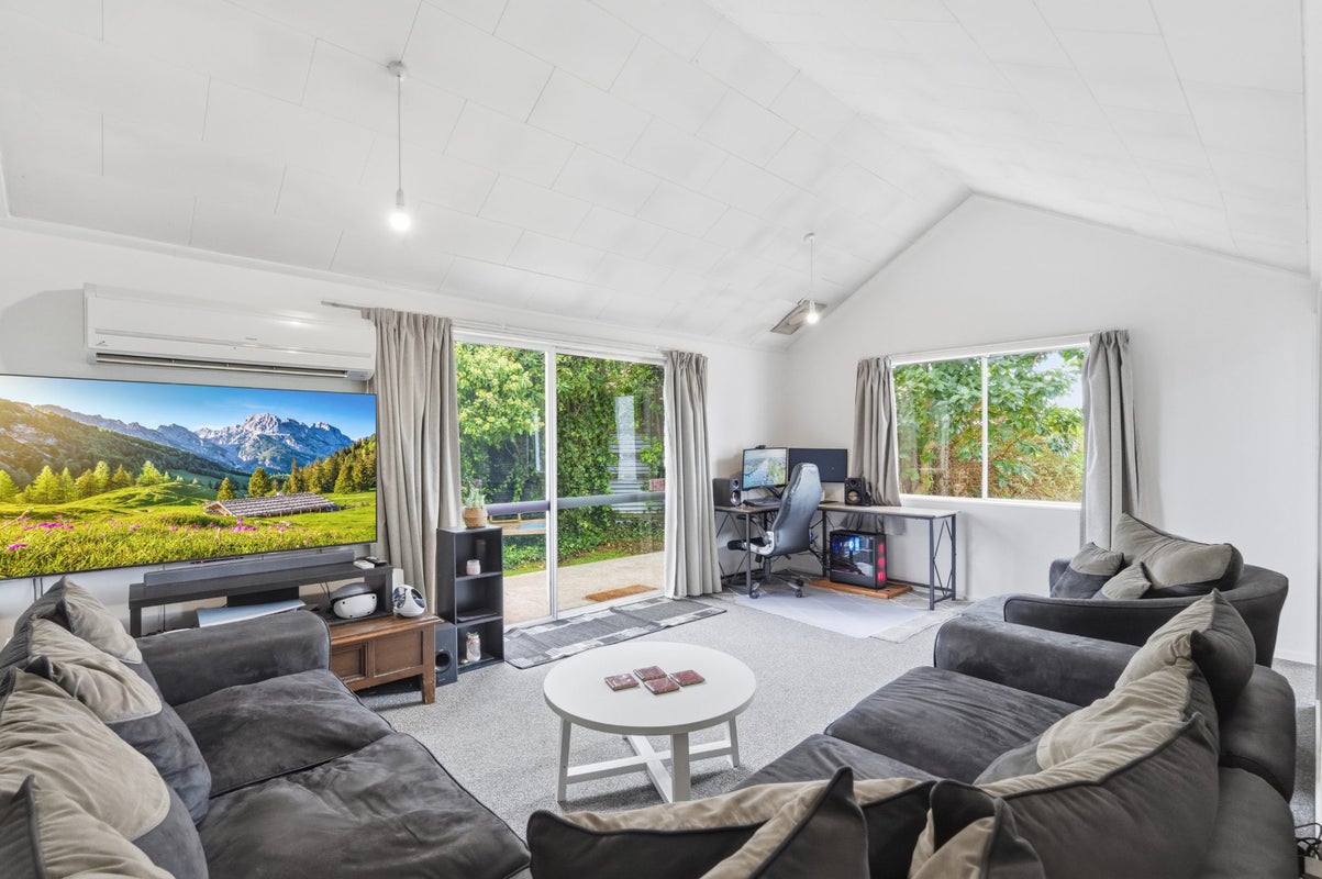 42 Avon Road, Clifton, Invercargill - Carousel 2