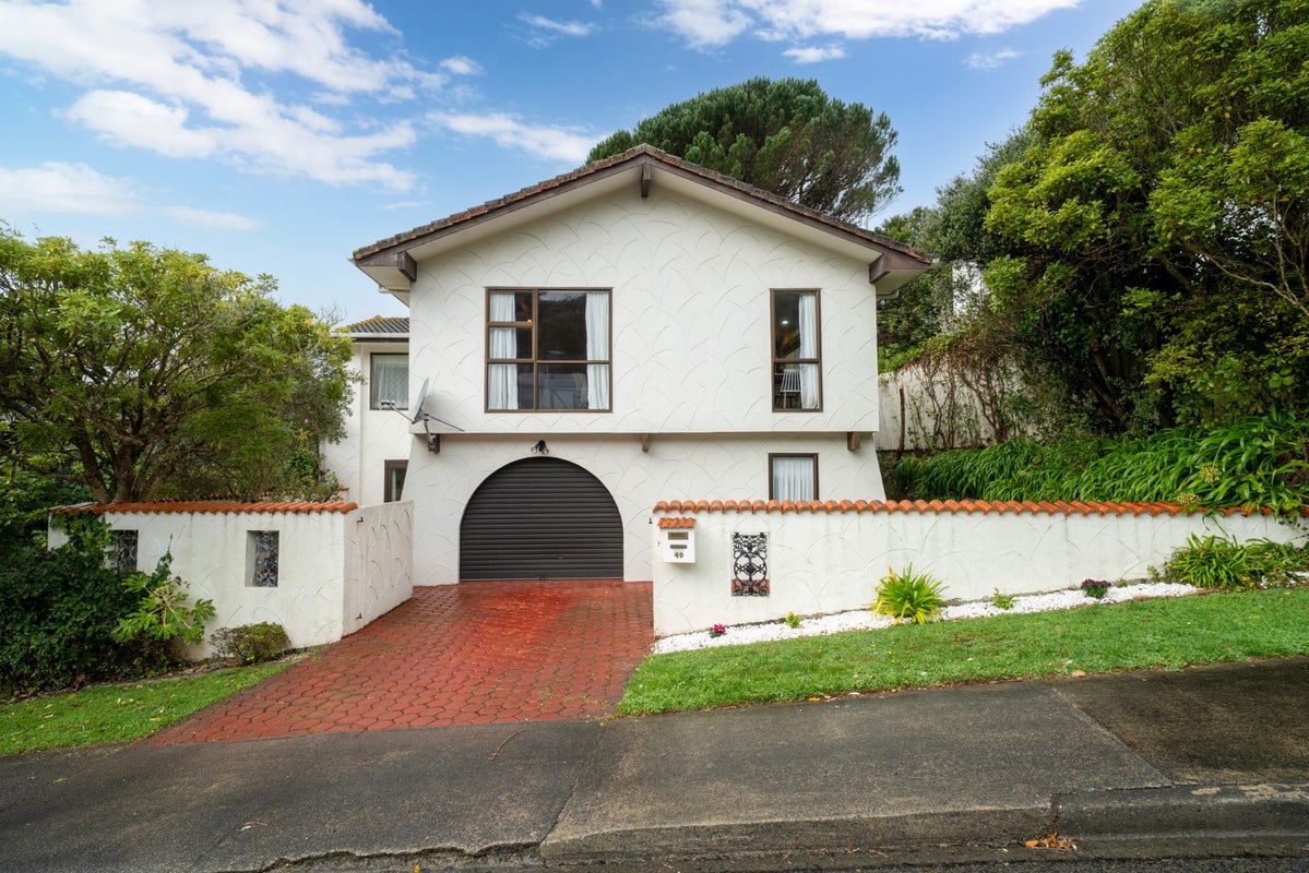 49 Cambrian Street, Churton Park, Wellington - Carousel 1