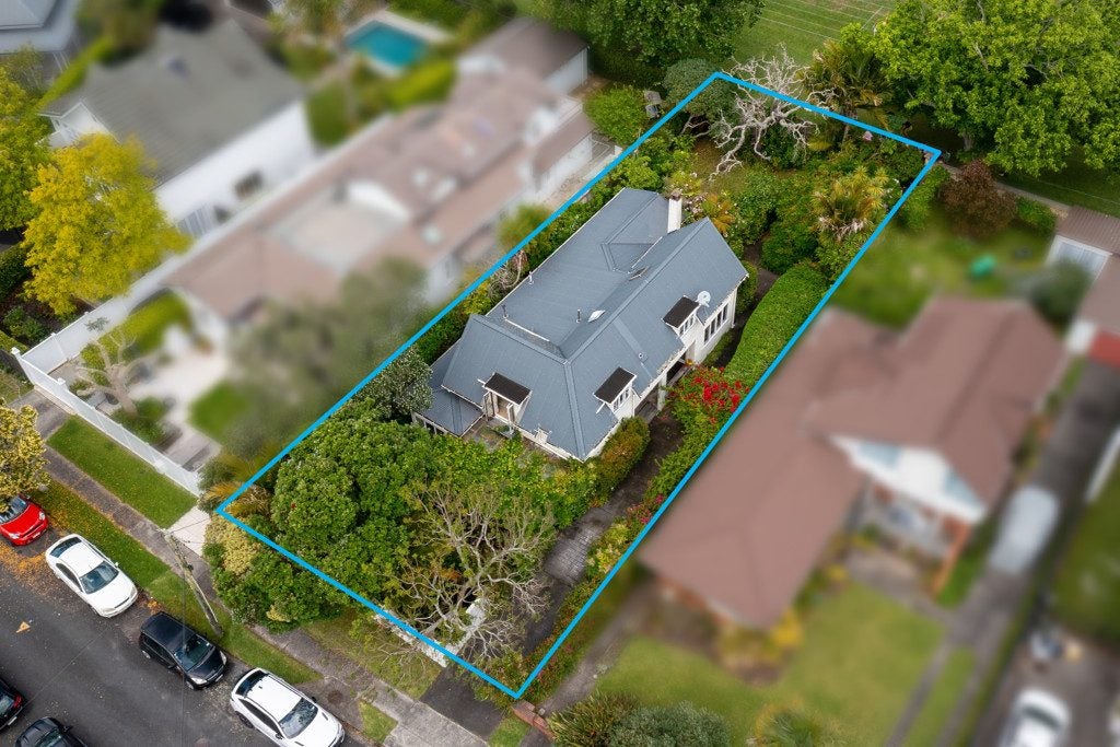 15 Beaconsfield Street, Devonport, Auckland - Carousel 1