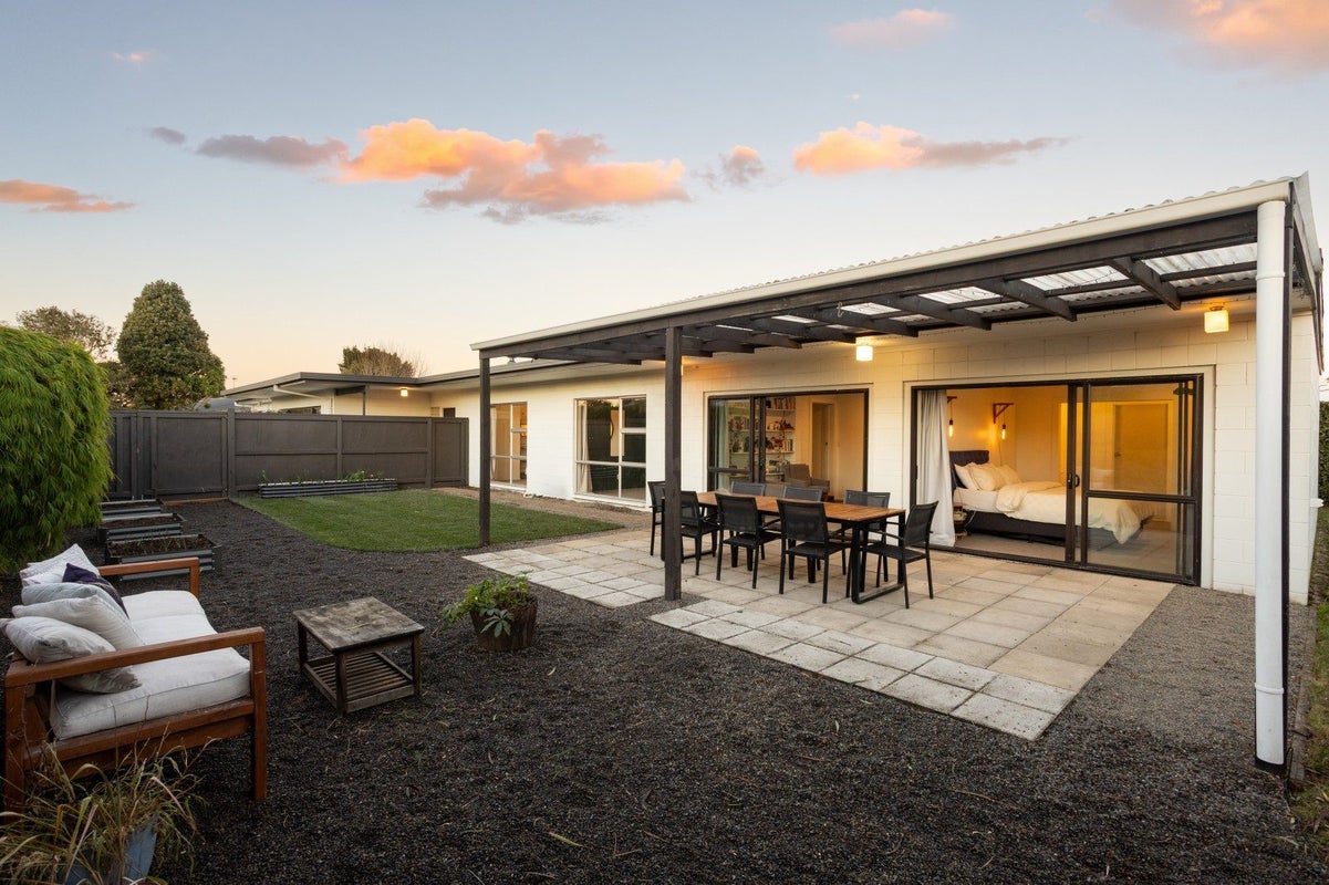 22 Seamer Place, St Andrews, Hamilton - Carousel 2