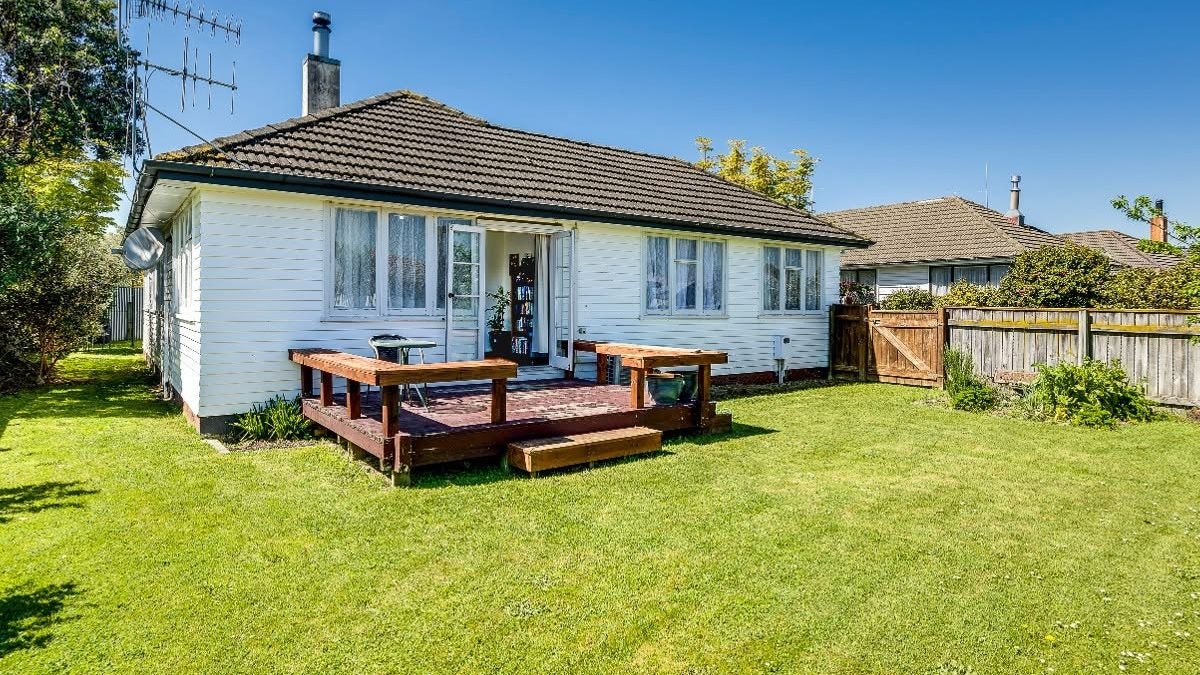 47 Massey Crescent, Marewa, Napier - Carousel 1