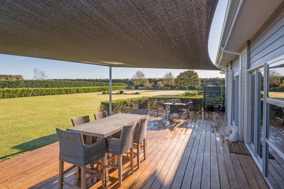 14 Whitcombe Place, Darfield, Darfield - Carousel 2