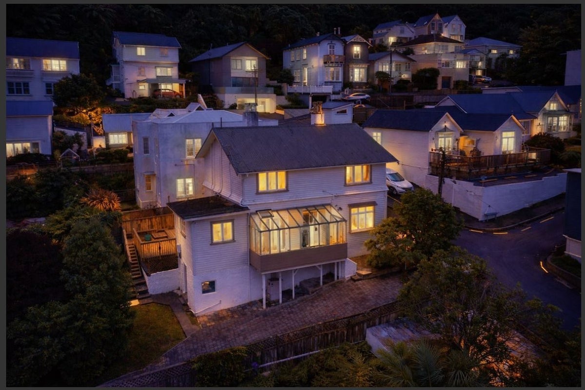 5 Lewisville Terrace, Thorndon, Wellington - Carousel 1
