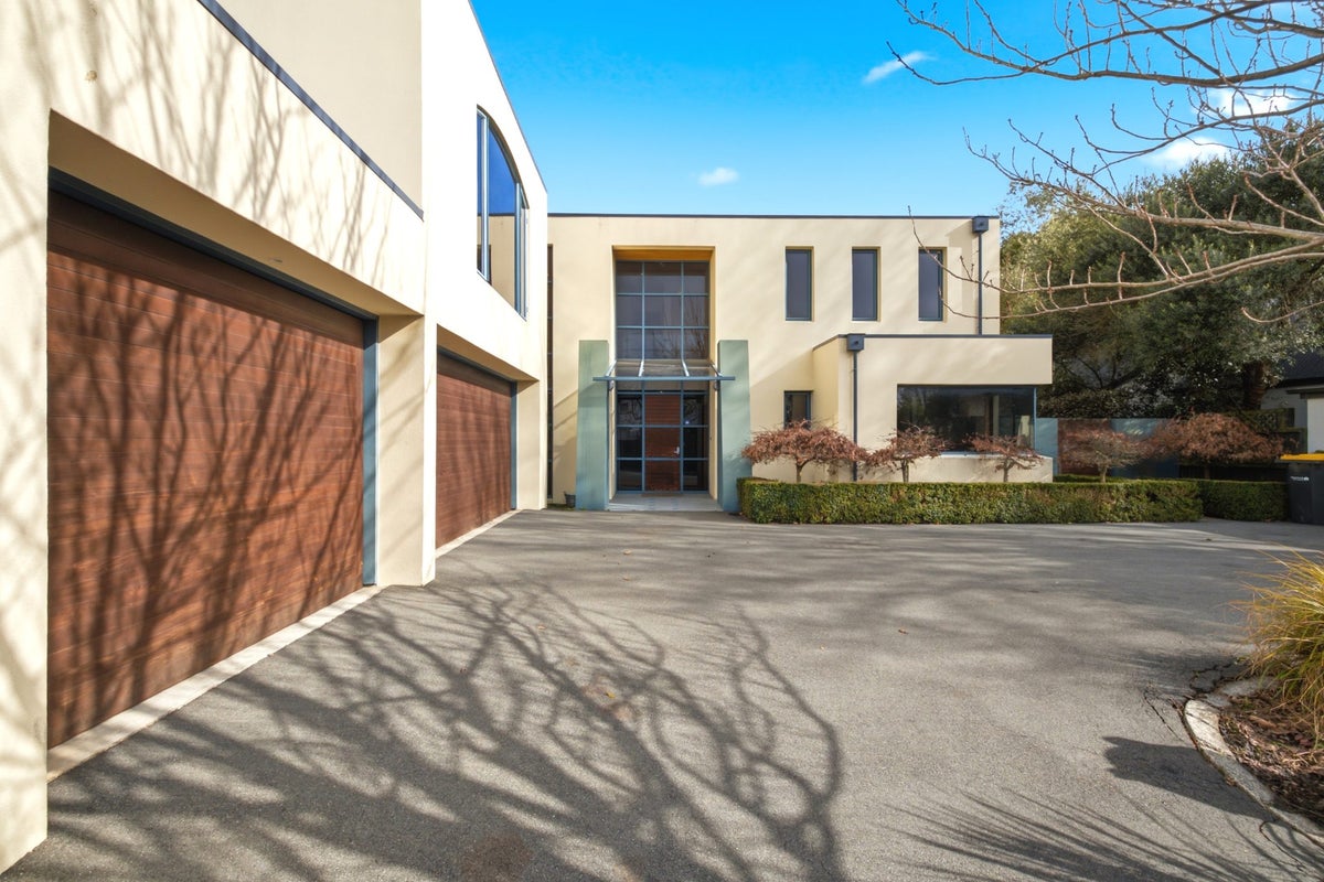 2 Renoir Lane, Ilam, Christchurch - Carousel 2