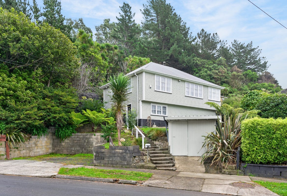 111 Judd Crescent, Naenae, Lower Hutt - Carousel 1
