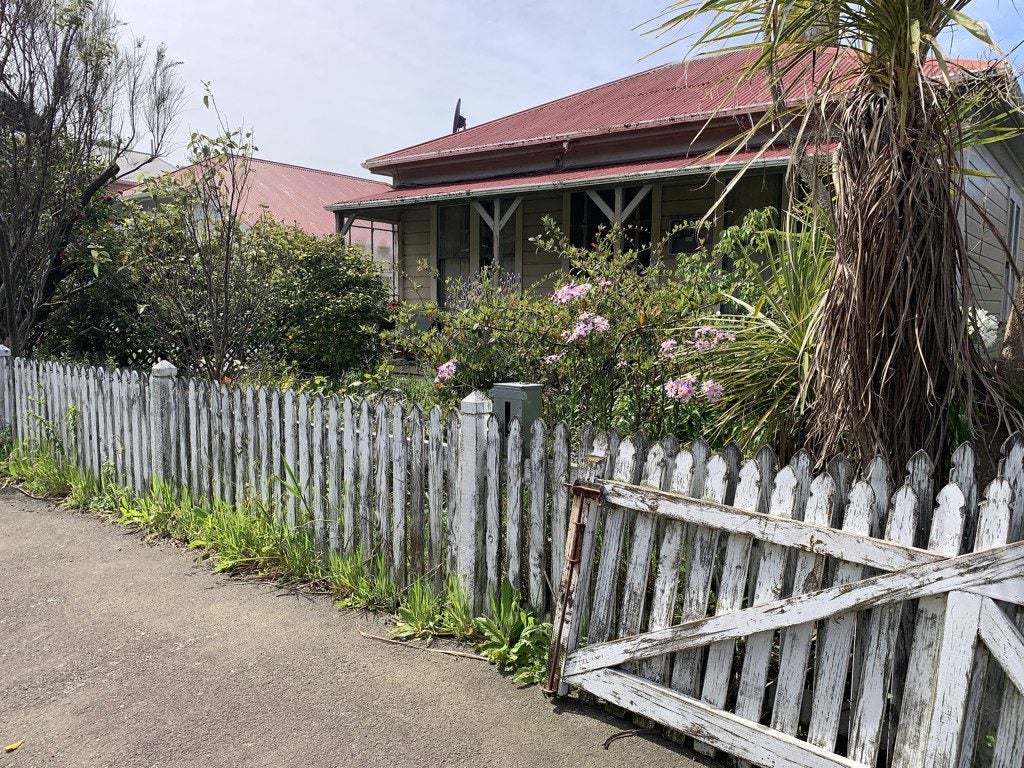 15 Severn Street, Island Bay, Wellington - Carousel 21