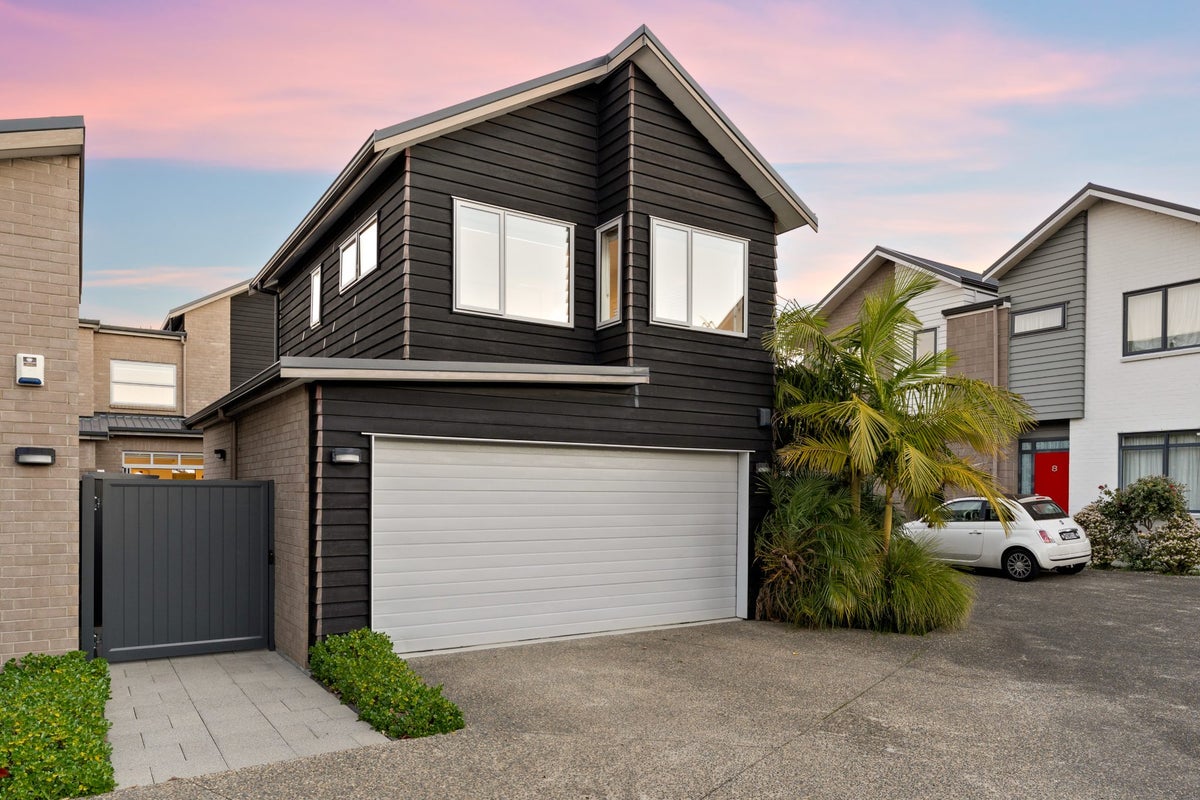 24 Harvard Street, Hobsonville, Auckland - Carousel 1