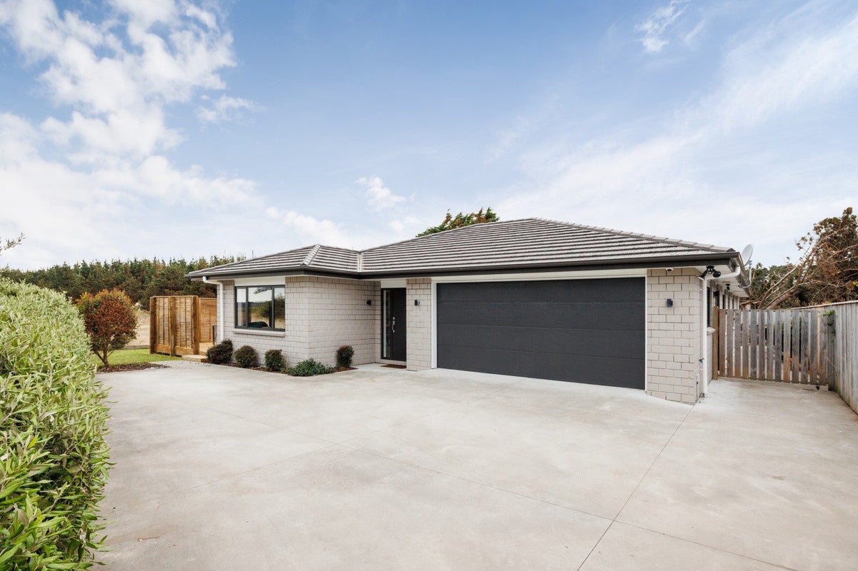 13 Oxnam Place, Foxton Beach, Foxton - Carousel 1
