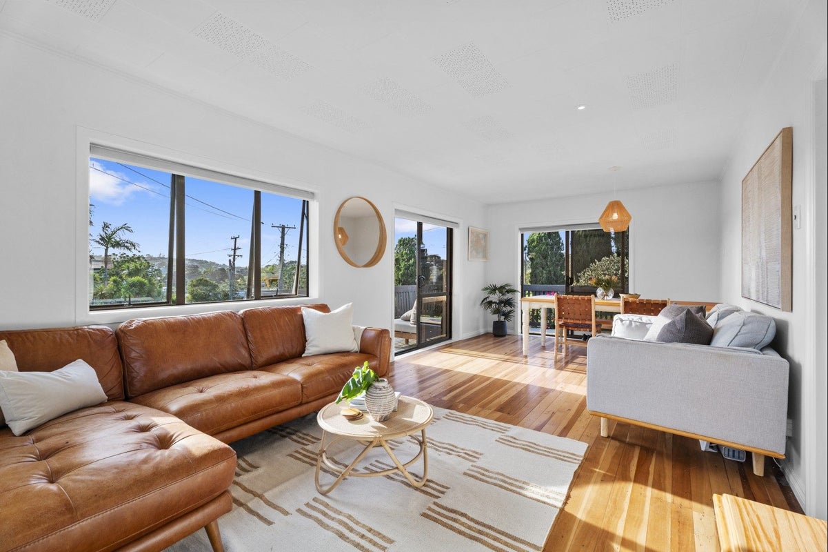 32 Kiwi Street, Oneroa, Waiheke Island - Carousel 2