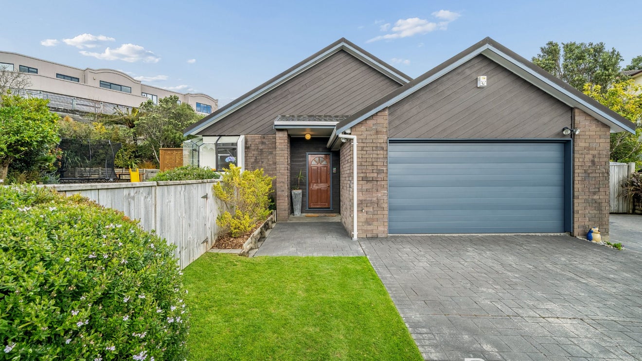 13 Otamarau Grove, Maungaraki, Lower Hutt - Carousel 1