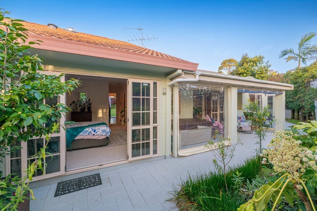 24 Tyburn Lane, Unsworth Heights, Auckland - Carousel 1