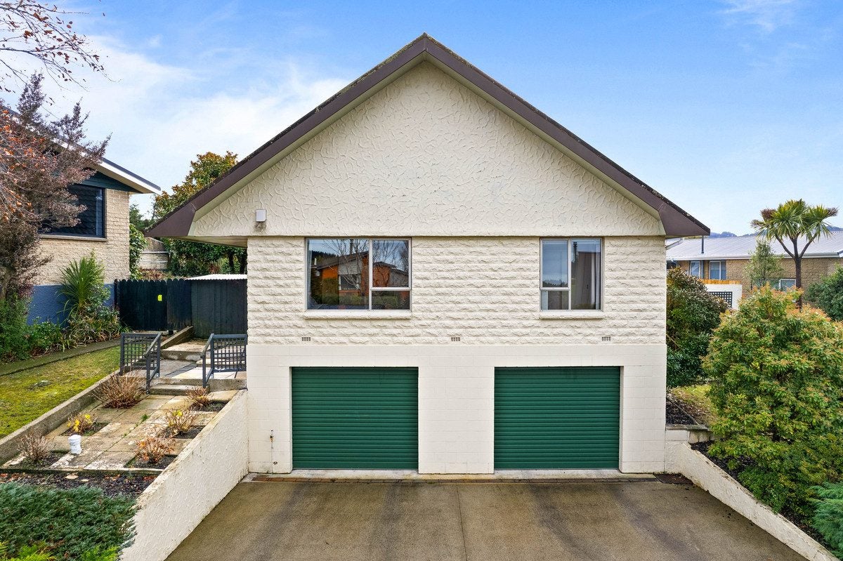 15 Estuary Crescent, Fairfield, Dunedin - Carousel 1