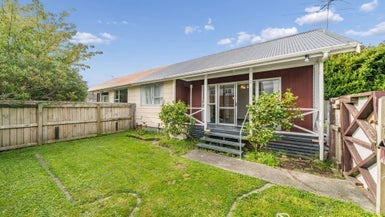 2/790 Fergusson Drive, Elderslea, Upper Hutt - Carousel 1