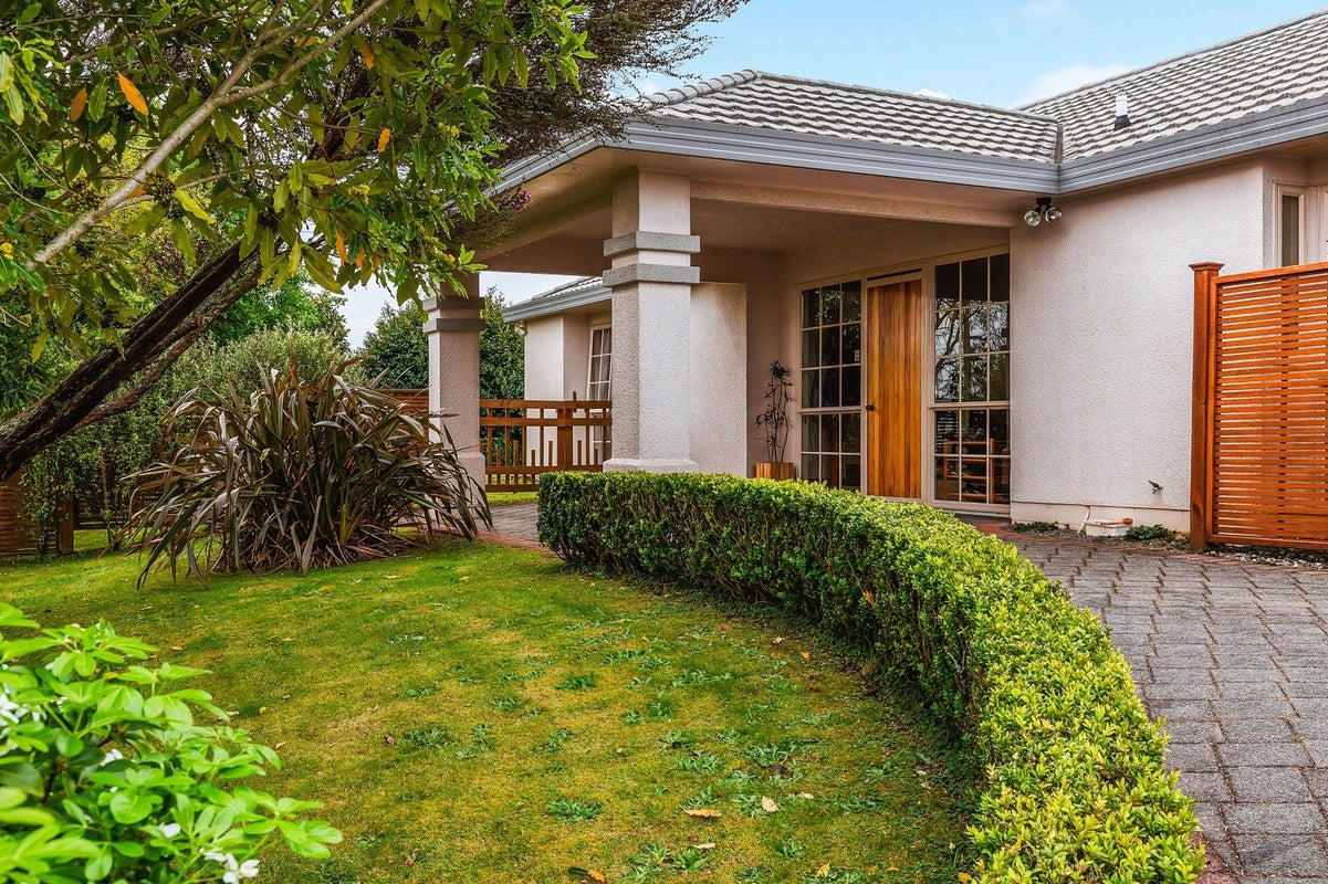 1 Bramley Drive, Rototuna, Hamilton - Carousel 2