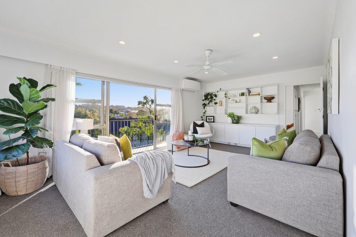 5 Liston Crescent, Cockle Bay, Auckland - Carousel 1