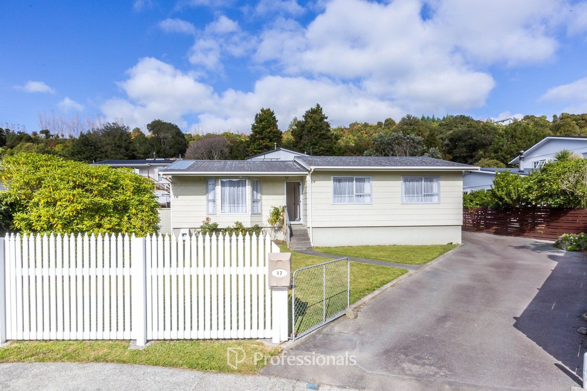 17 Beryl Grove, Birchville, Upper Hutt - Carousel 1