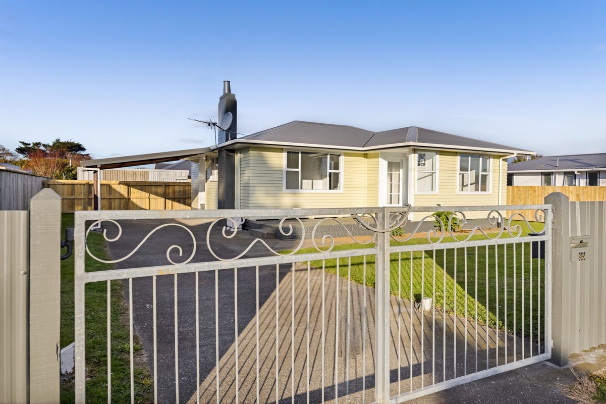 25 Grey Street, Normanby, Hawera - Carousel 1