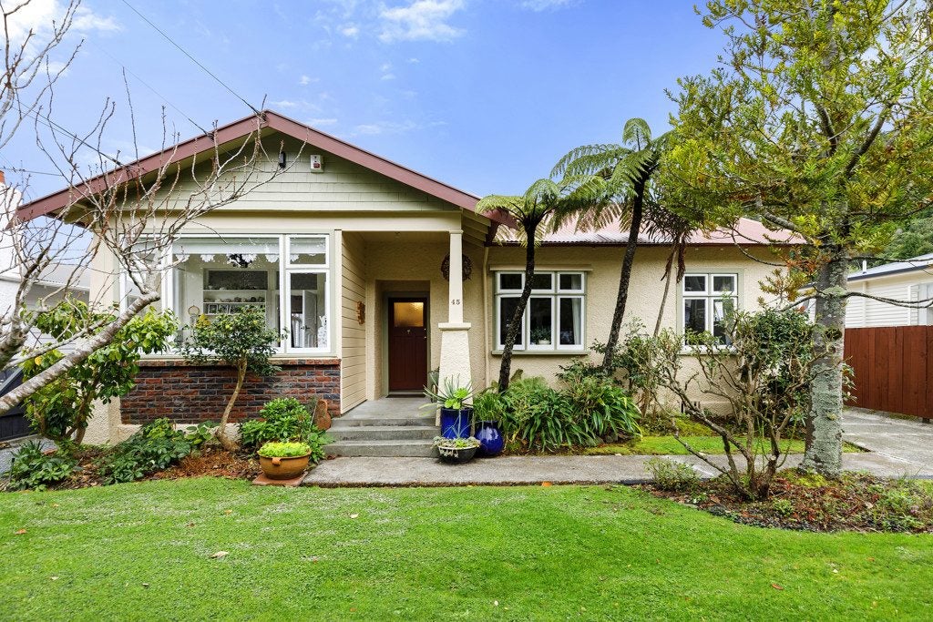 45 Norton Park Avenue, Fairfield, Lower Hutt - Carousel 1