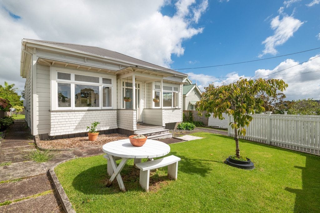 5 Bulwer Street, Devonport, Auckland - Carousel 1
