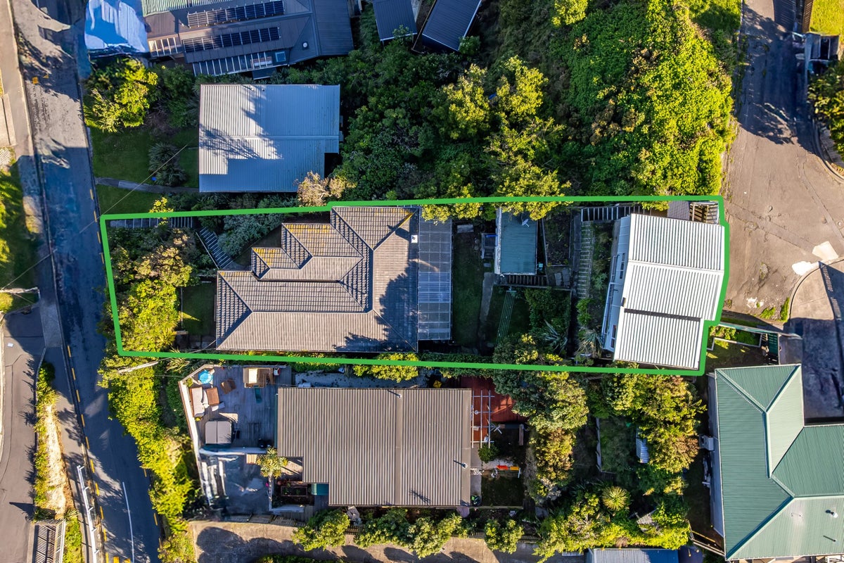 142 Severn Street, Island Bay, Wellington - Carousel 25