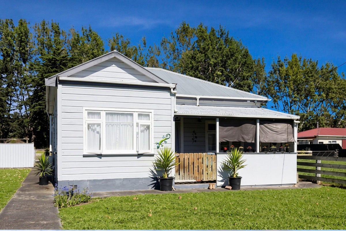 81 Willoughby Street, Halcombe, Feilding - Carousel 14
