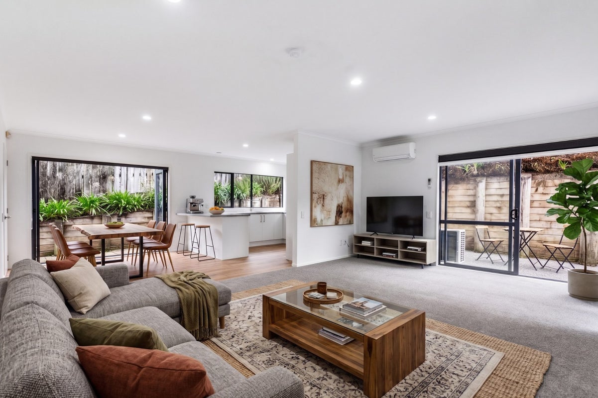 5/35 Highgrove Lane, Totara Vale, Auckland - Carousel 2