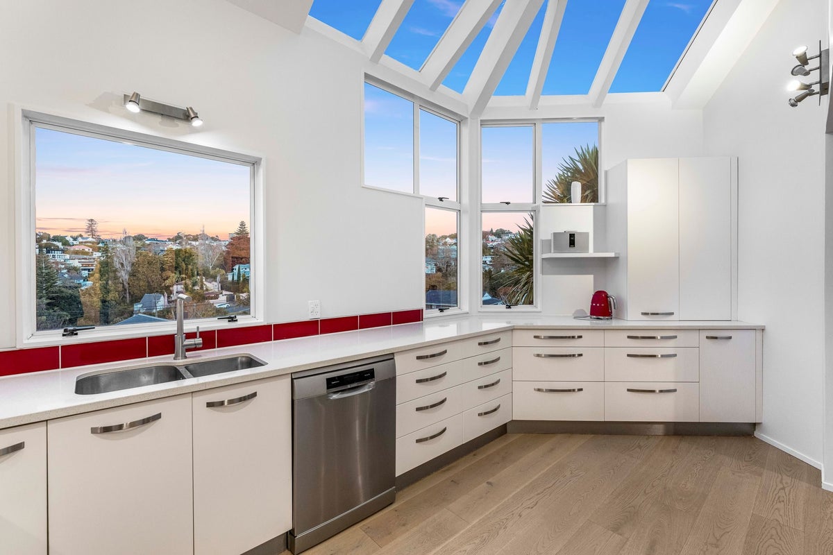 8 Leys Crescent, Remuera, Auckland - Carousel 1