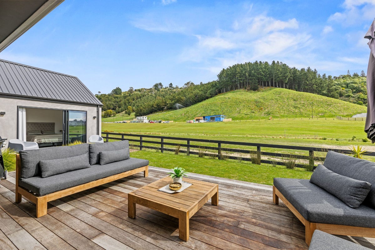 22 Steve Askin Drive, Cracroft, Christchurch - Carousel 2
