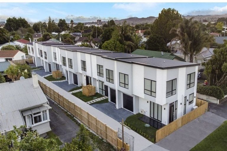 4/48 Victor Street, Avondale, Auckland - Carousel 12