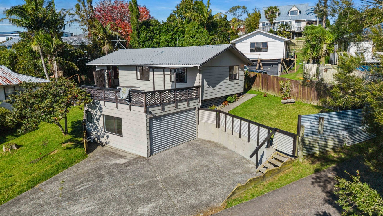 2/65 Keegan Drive, Massey, Auckland - Carousel 1